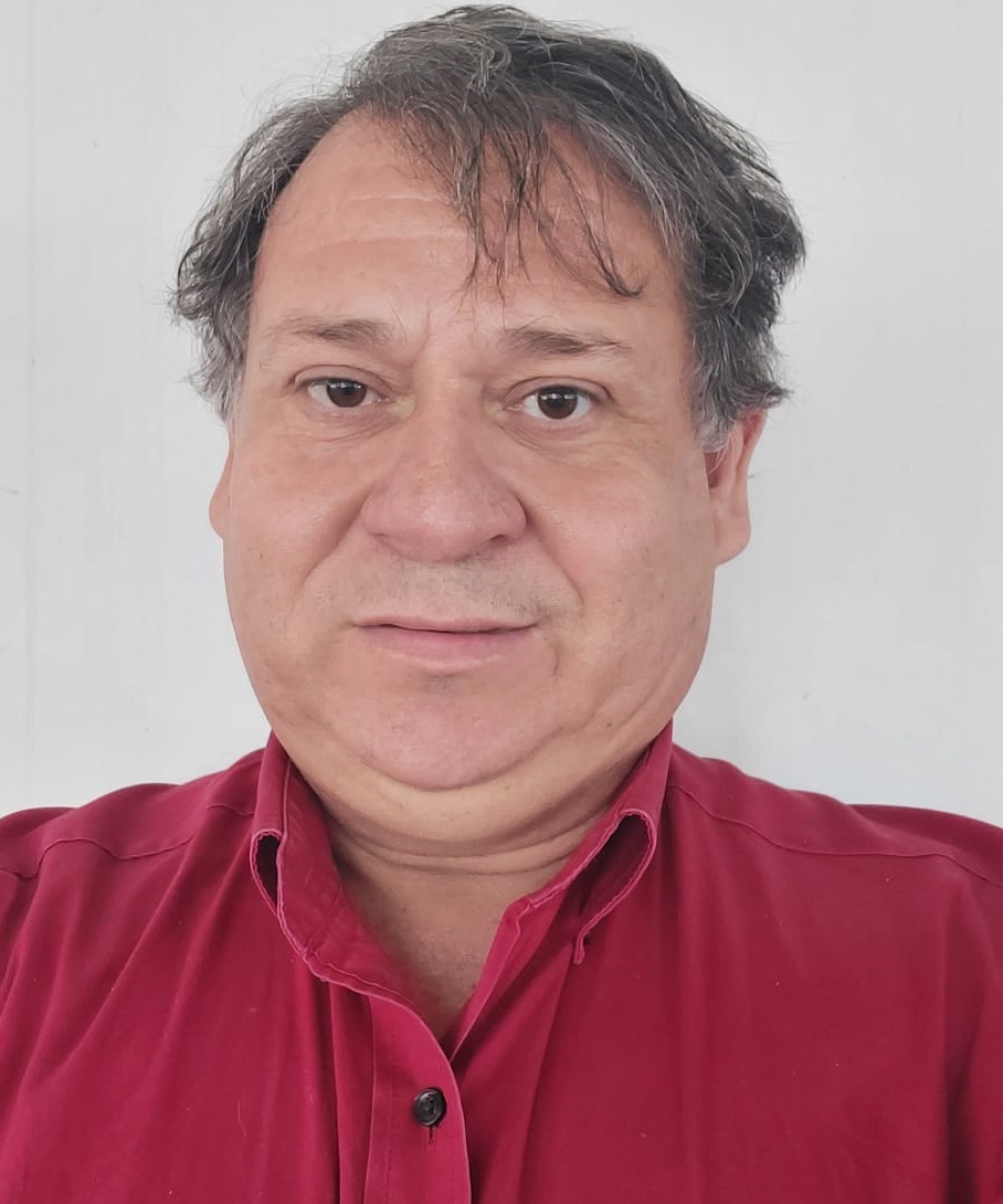 Padre. Carlos Raùl Escobar Avila.